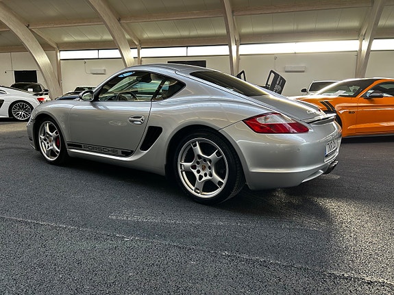 Porsche Cayman S 3 of 5