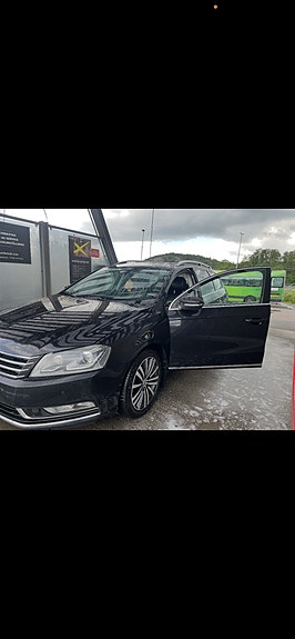 Volkswagen Passat 2 of 5