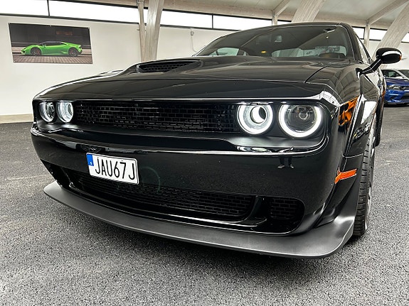 Dodge Challenger 11 of 23