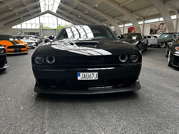 Dodge Challenger 8 of 23