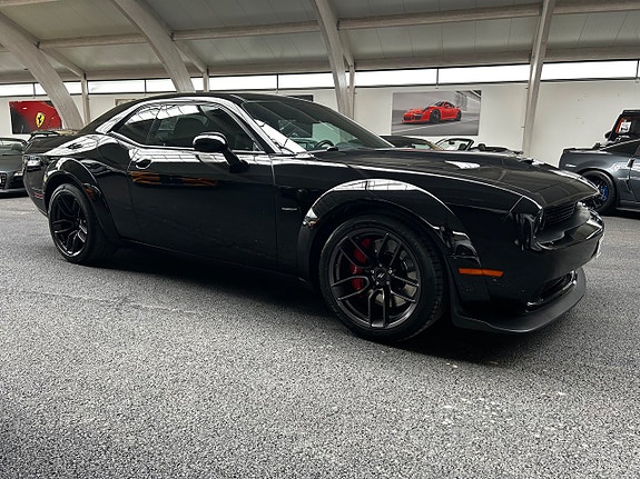 Dodge Challenger 6 of 23