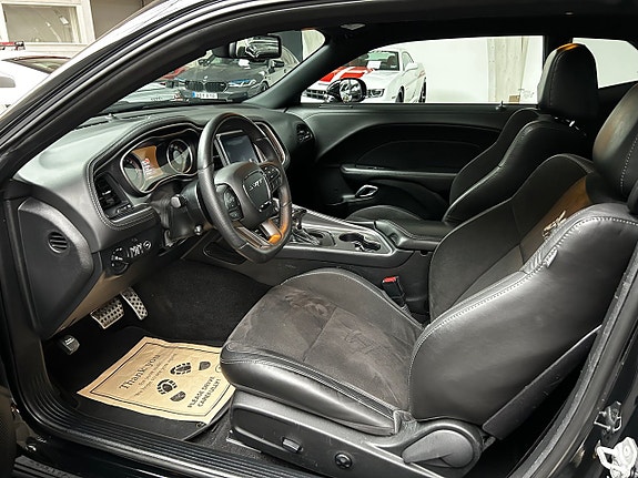 Dodge Challenger 13 of 23