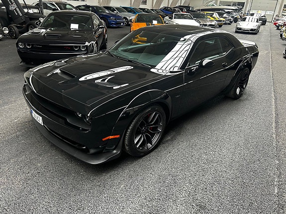 Dodge Challenger 9 of 23
