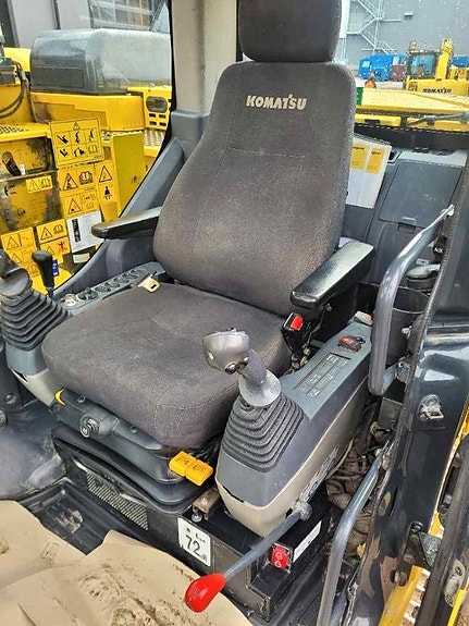 Komatsu PC 138 US-11 4 of 5