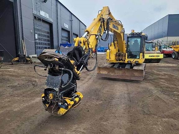 Komatsu PC 138 US-11 3 of 5