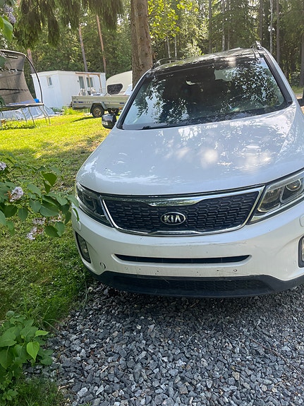 Kia Sorento 2 of 4