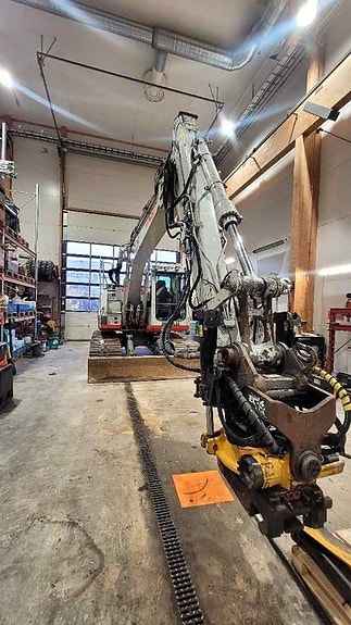 Takeuchi TB 2150 R 5 of 12