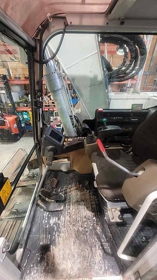 Takeuchi TB 2150 R 6 of 12