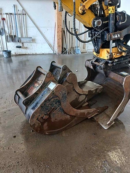 Komatsu PC78US-10 4 of 9