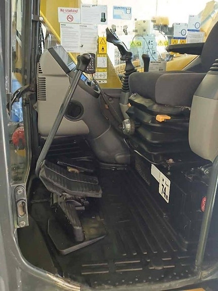 Komatsu PC78US-10 5 of 9