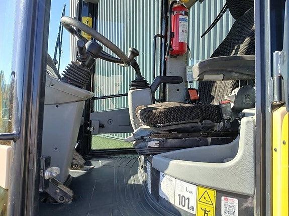 Yanmar V80, Kompaktlastare 11 of 22