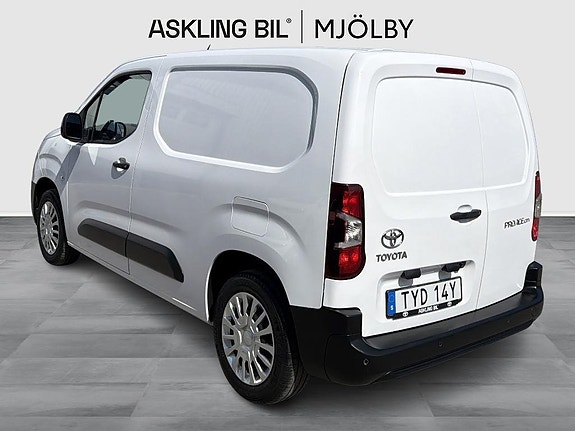 Toyota Proace City 3 of 5