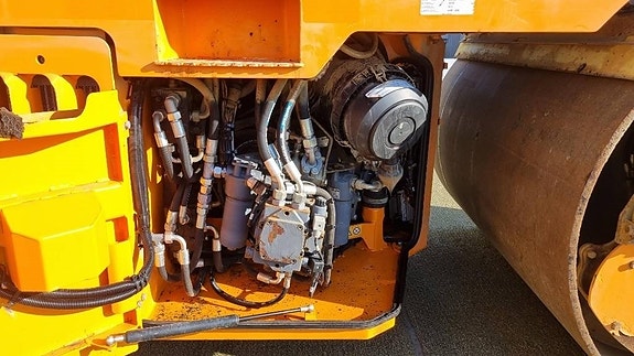 Hamm DV70VV, Vält 16 of 17