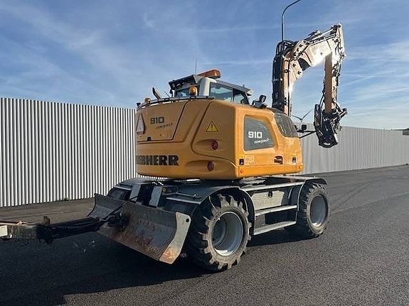 Liebherr A 910 Compact 5 of 16