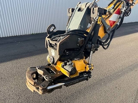 Liebherr A 910 Compact 10 of 16