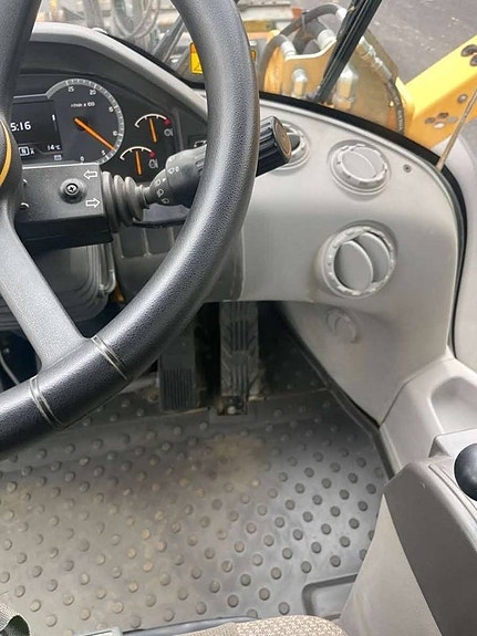 Volvo L 60 H 6 of 6