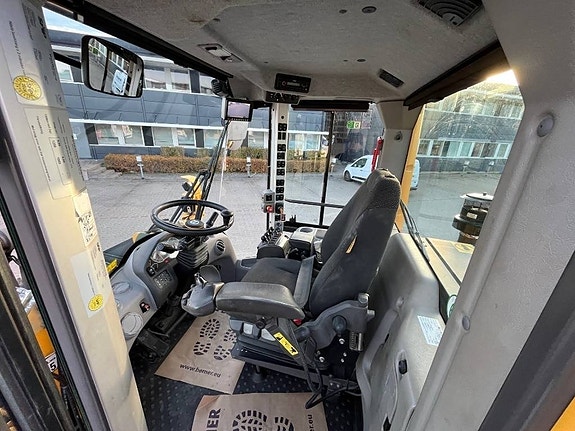 Volvo L 60 H 13 of 15