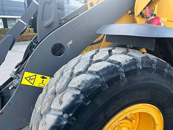 Volvo L 60 H 10 of 15