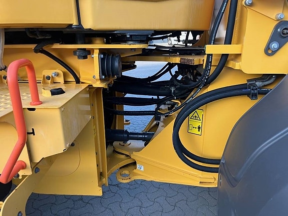 Volvo L 60 H 11 of 15
