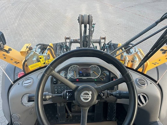 Volvo L 60 H 15 of 15