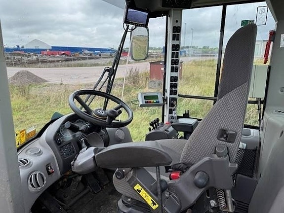 Volvo L 70 H 15 of 19