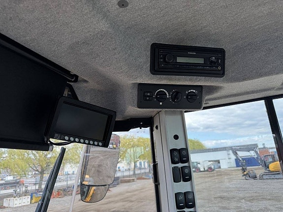 Volvo L 90 H 19 of 21