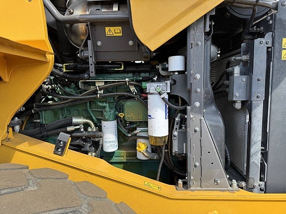 Volvo L 90 H 15 of 21