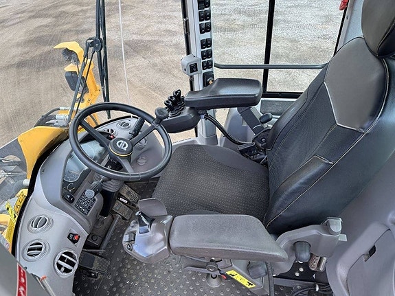 Volvo L 90 H 18 of 21