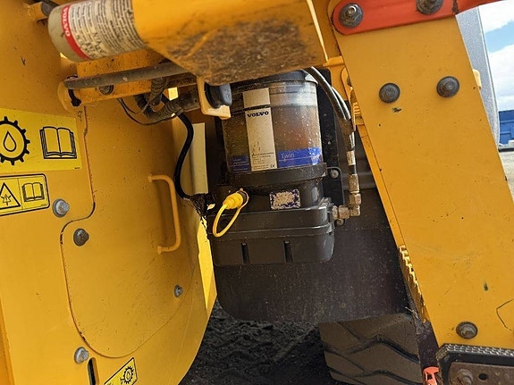 Volvo L 90 H 11 of 21