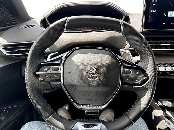 Peugeot 5008 7 of 18