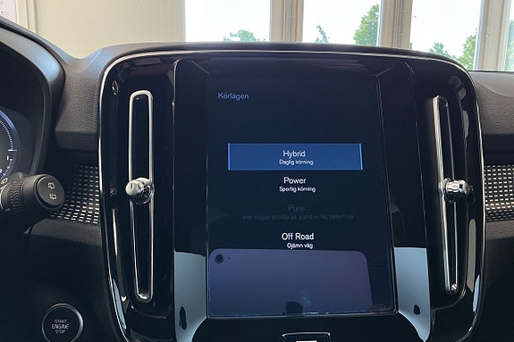 Volvo XC40 21 of 30
