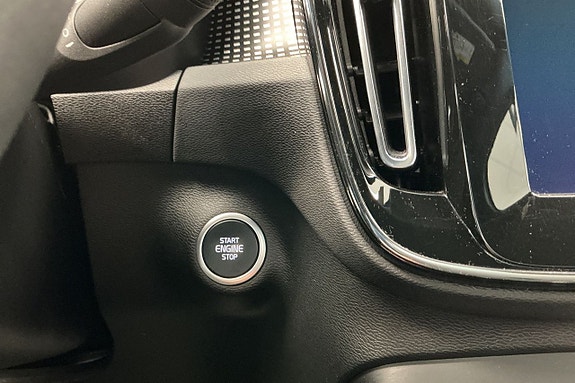Volvo XC40 30 of 30