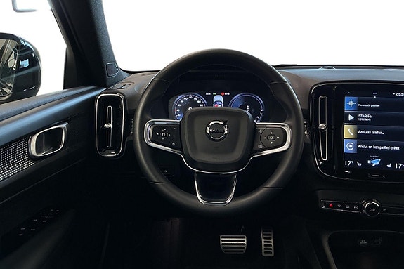 Volvo XC40 15 of 30
