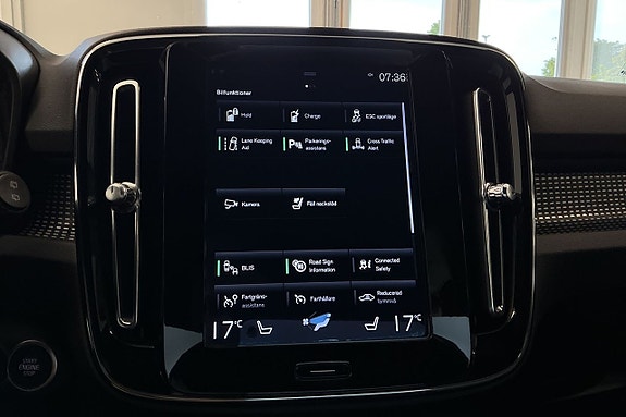 Volvo XC40 18 of 30
