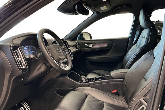 Volvo XC40 11 of 30