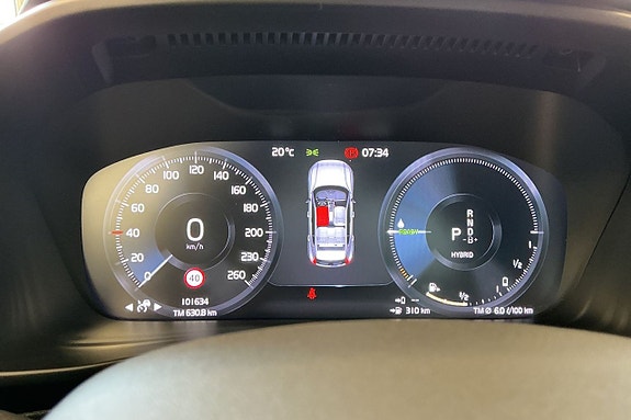 Volvo XC40 16 of 30