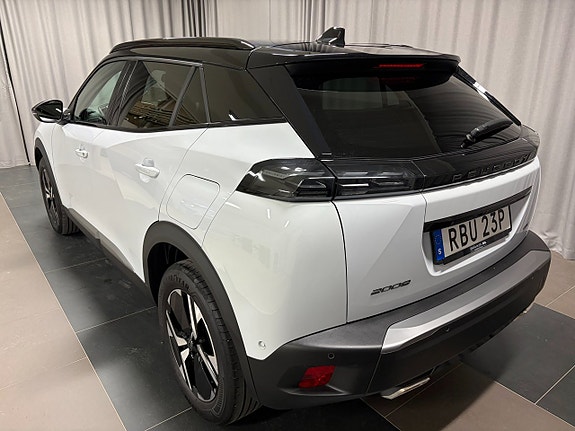 Peugeot 2008 3 of 5