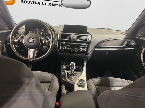 BMW M140i 13 of 23