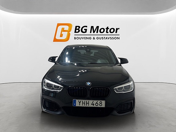 BMW M140i 2 of 5