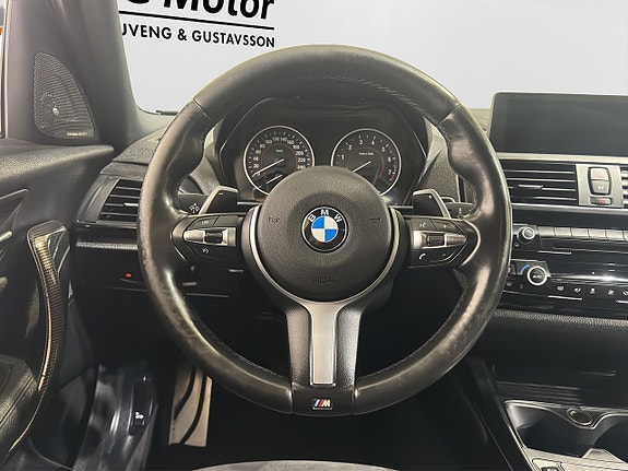 BMW M140i 14 of 23