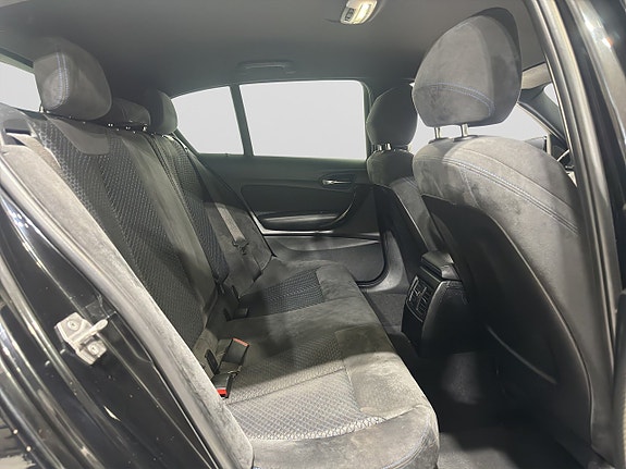 BMW M140i 11 of 23