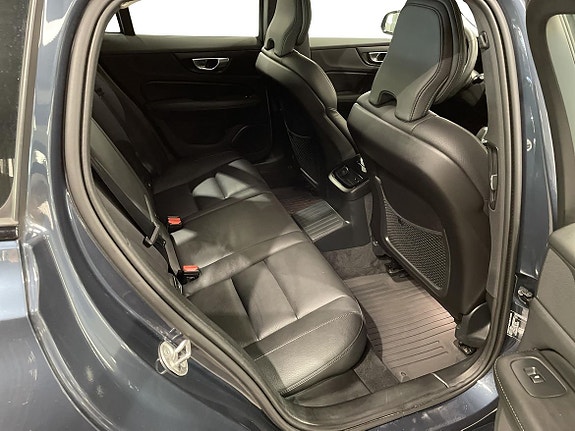 Volvo V60 22 of 25