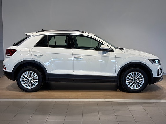 Volkswagen T-Roc 3 of 5