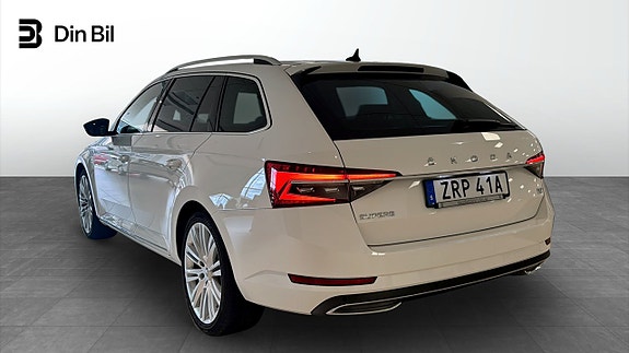 Skoda Superb 3 of 5