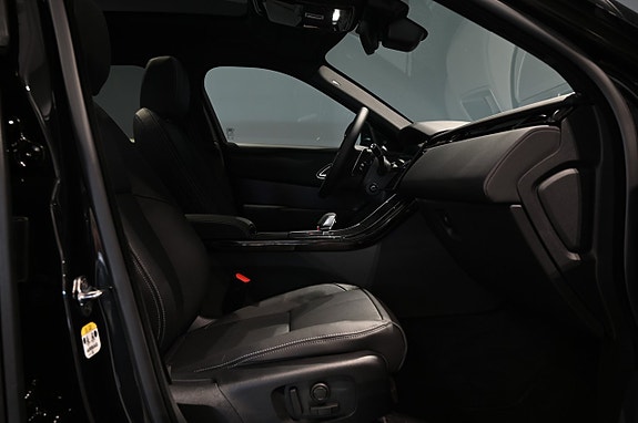Land Rover Range Rover Velar 13 of 30