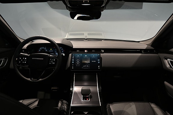Land Rover Range Rover Velar 16 of 30