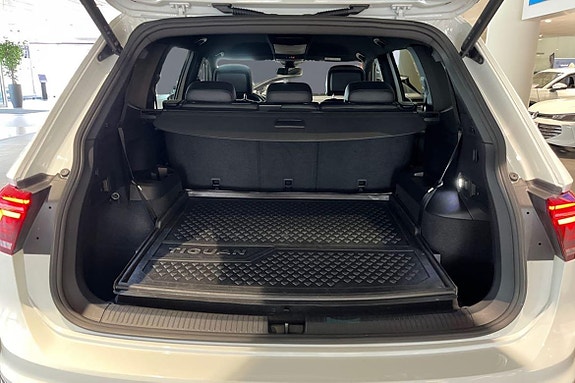Volkswagen Tiguan Allspace 23 of 25