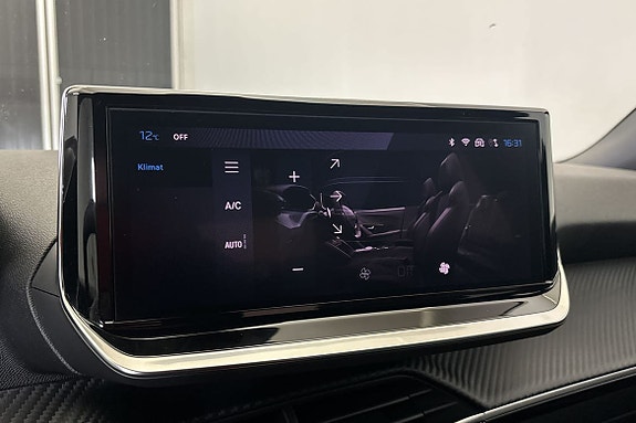 Peugeot 2008 15 of 18