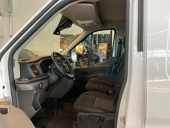 Ford Transit 9 of 17