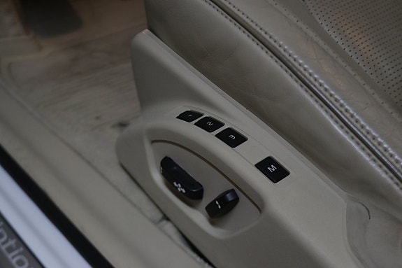 Volvo V70 7 of 22